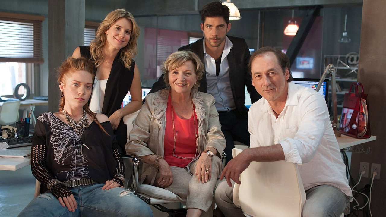 Les jeunes loups backdrop image