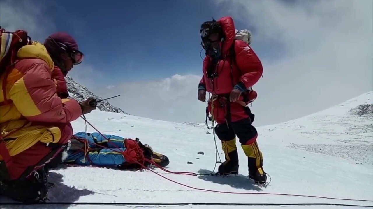 Everest Rescue backdrop image